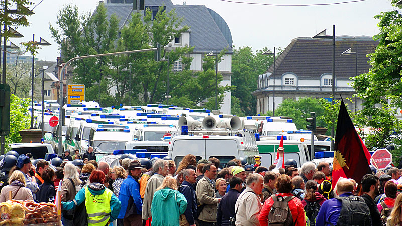 blockupy-frankfurt-2013-this-is-what-democracy-looks-like