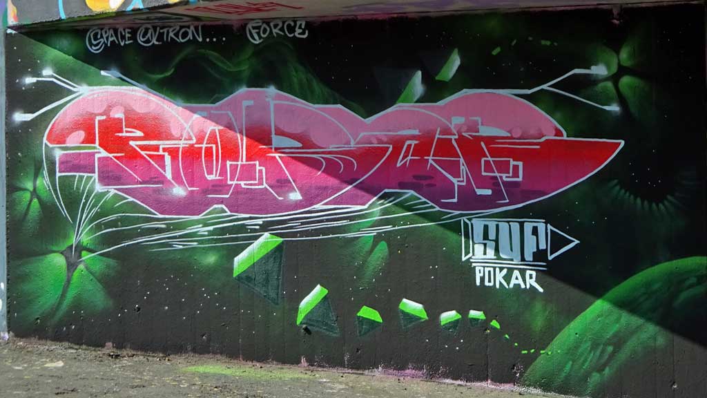 Pokar-Graffiti bei der Hall of Fame in Frankfurt