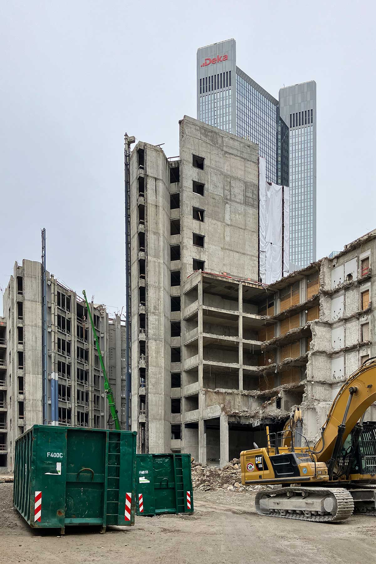 Abbrucharbeiten Bürogebäude Canyon in Frankfurt