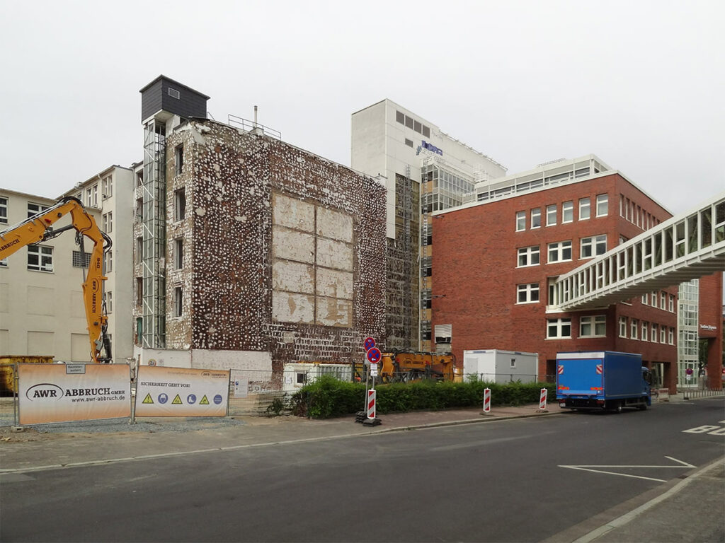 Abbrucharbeiten in der Hellerhofstraße am alten Standort der FAZ im Gallus