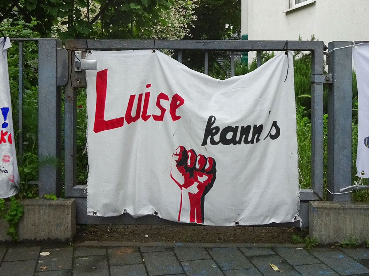Abi-Plakate in Frankfurt 2024 - Kämpferisch