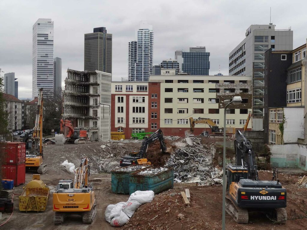 Abrissarbeiten ehemaliges Zeitungsviertel in Frankfurt