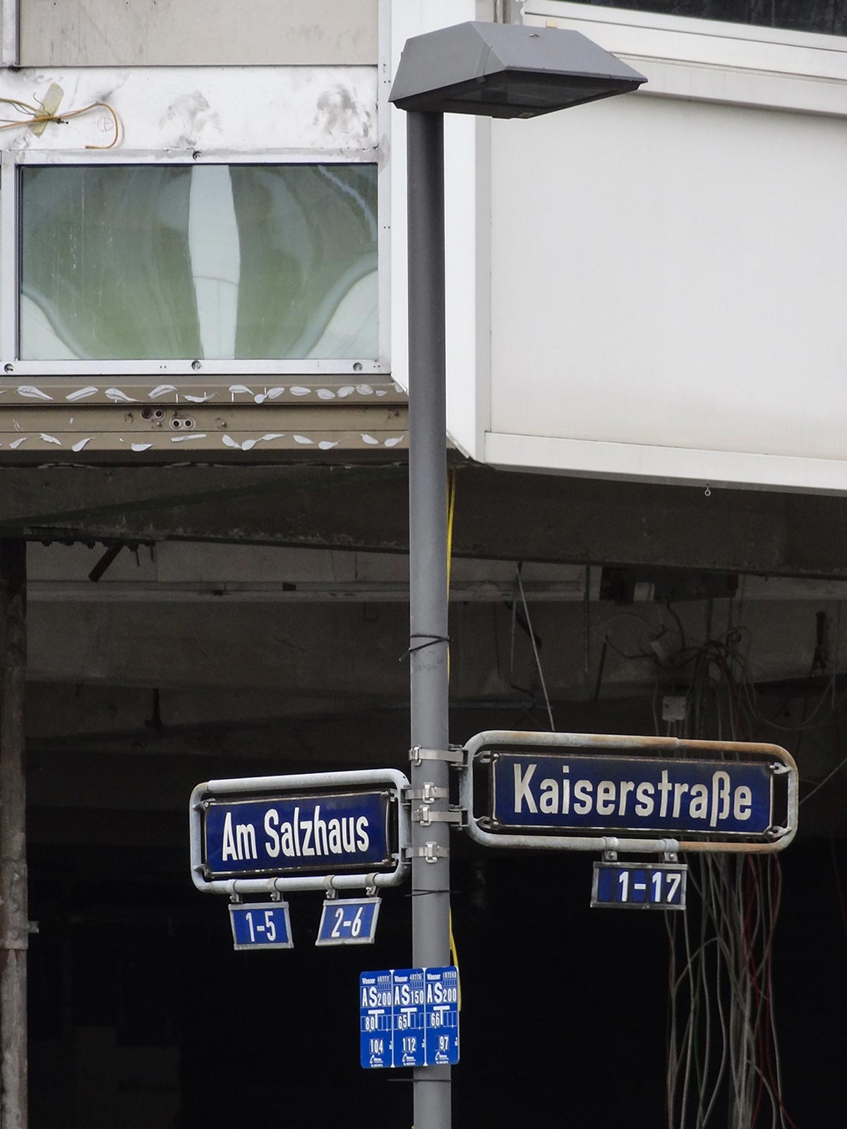 Baustelle am Haus an der Ecke Am Salzhaus und Kaiserstraße in Frankfurt