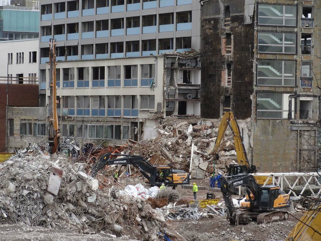 Baustelle bei altem FAZ-Standort Nähe Galluswarte in Frankfurt