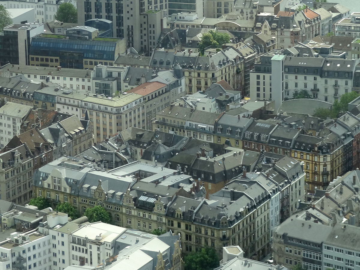 Blick über das Frankfurter Bahnhofsviertel von oben