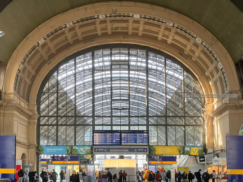 Empfangshalle im Frankfurter Hauptbahnhof