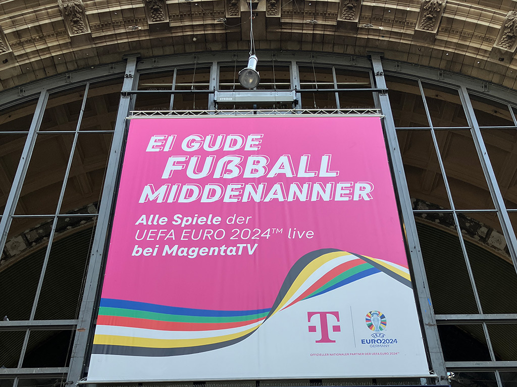 Fußball-Europameisterschaft 2024 in Frankfurt - Werbeplakate