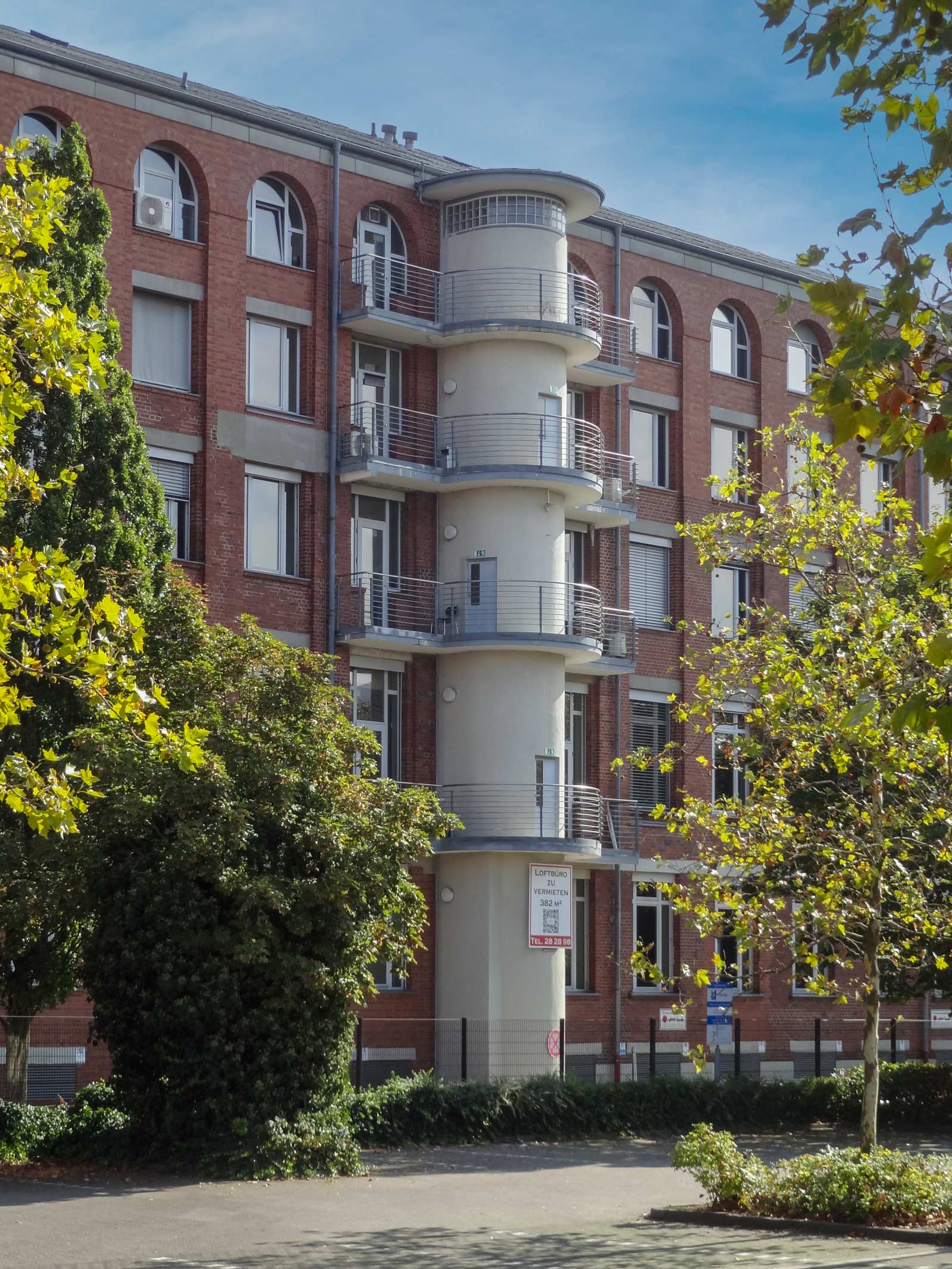 Gebäude zwischen Hanauer Landstraße und Ferdinand-Happ-Straße im Frankfurter Ostend