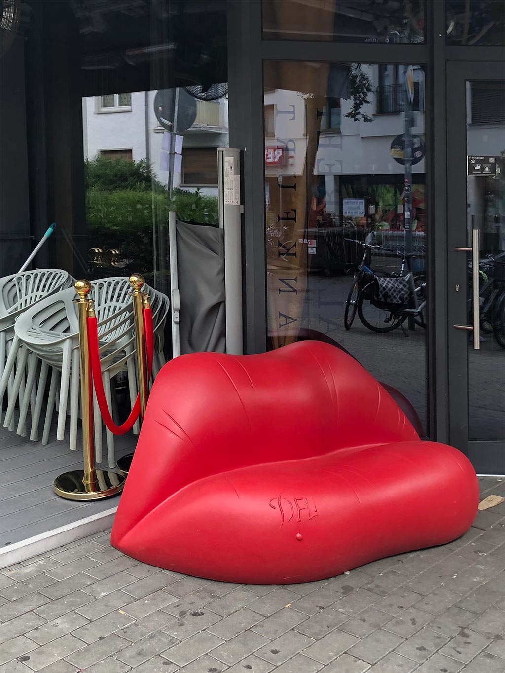 Lippen-Sitzplatz in der Berger Straße