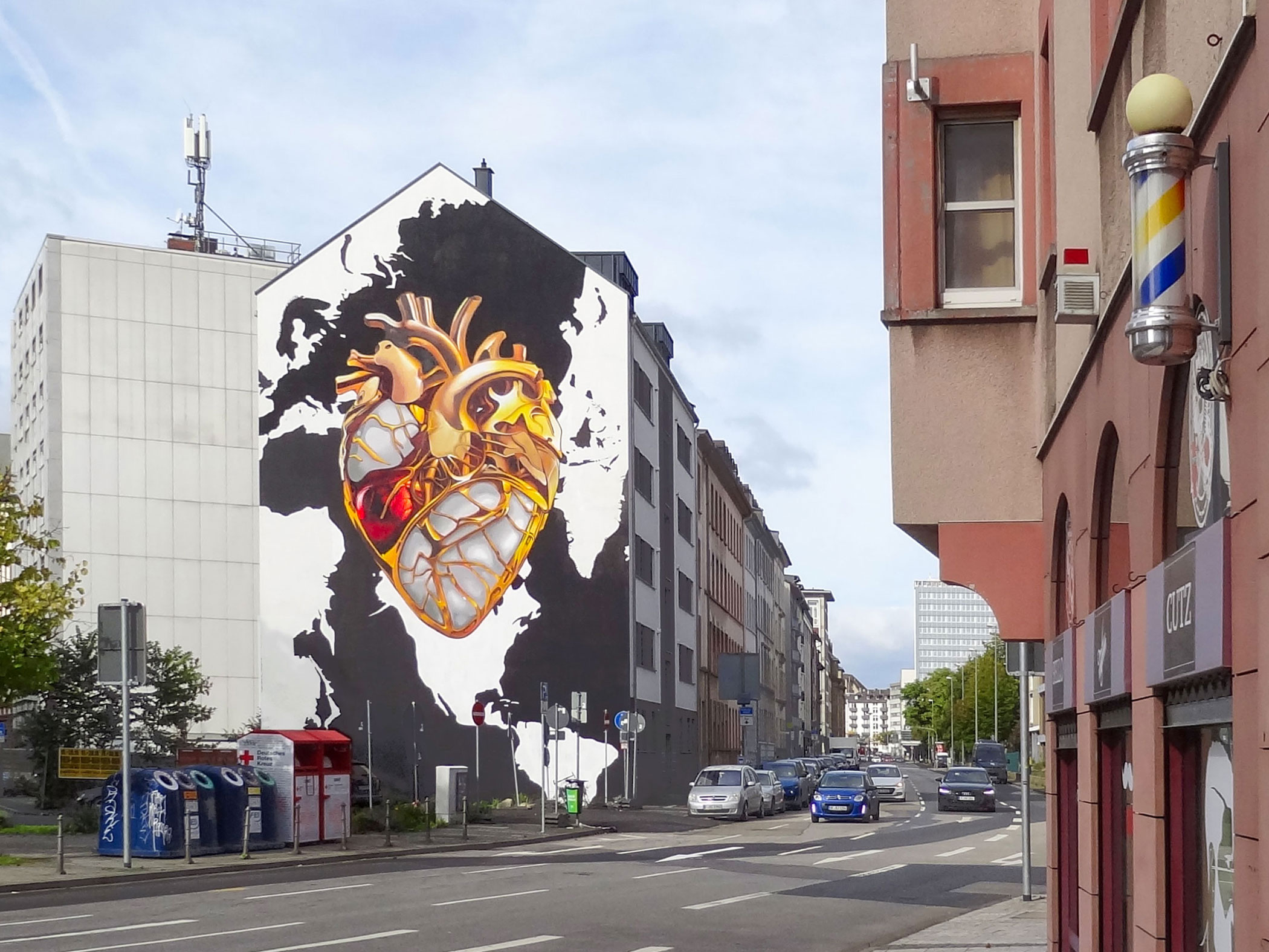 Mural Art in Frankfurt: Cor - Golden Heart