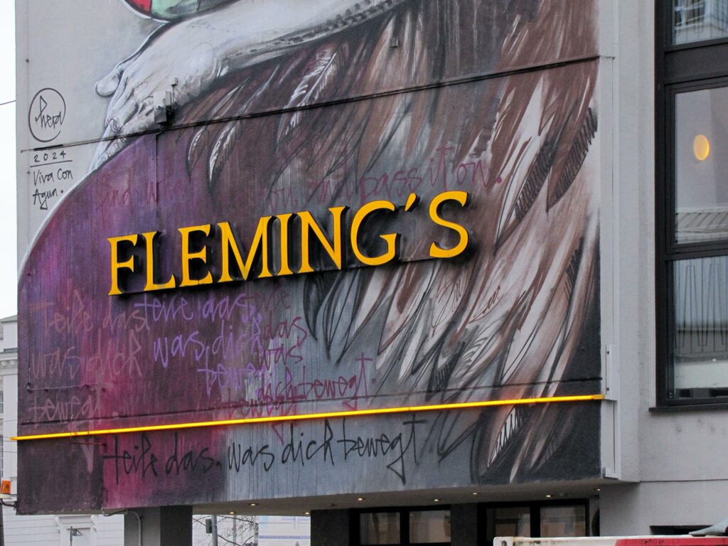 Mural von Hera am Fleming's Hotel in Frankfurt