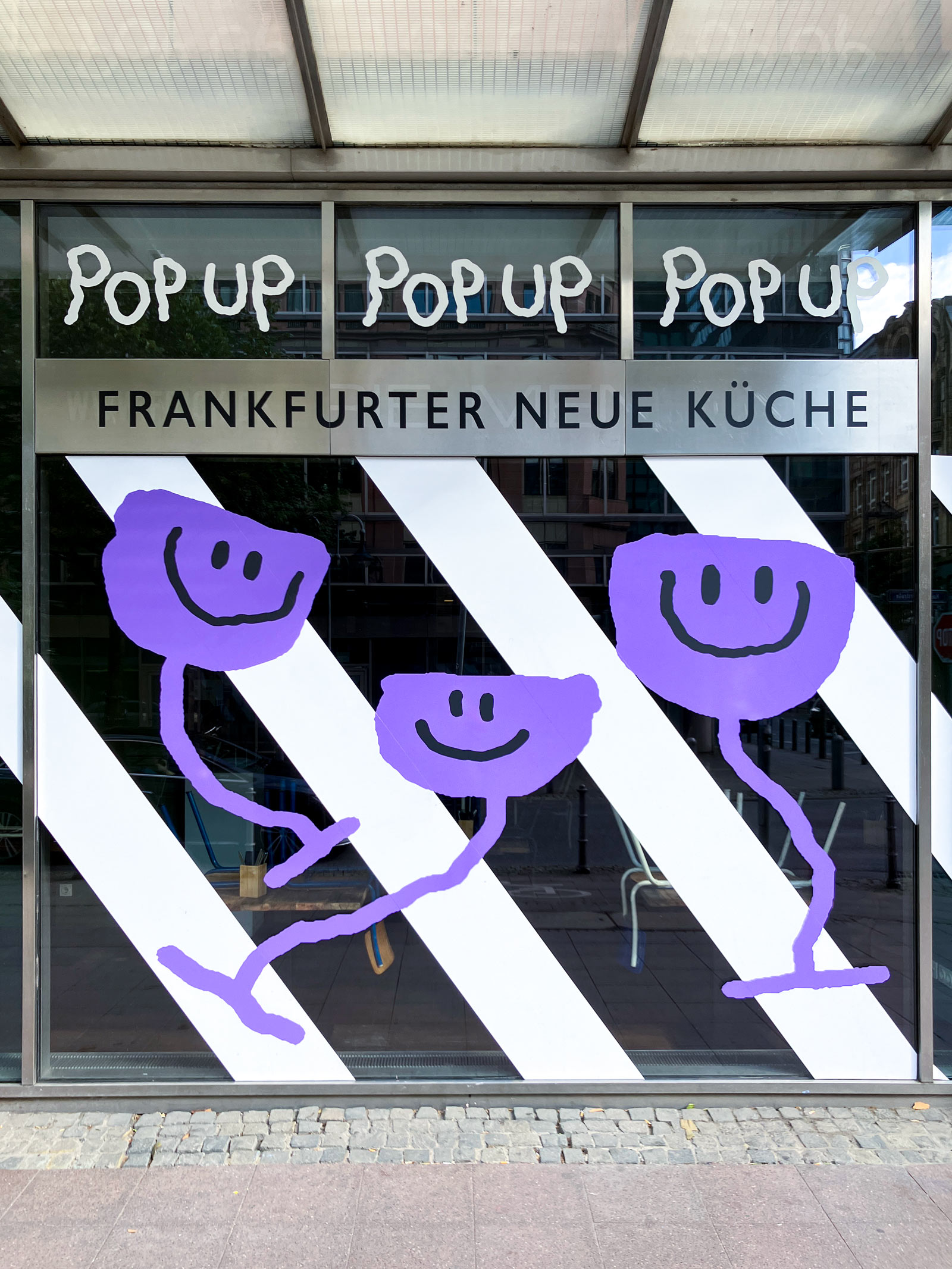 Neue Kaiser x Von Zubinski - Fenster-Design in Frankfurt