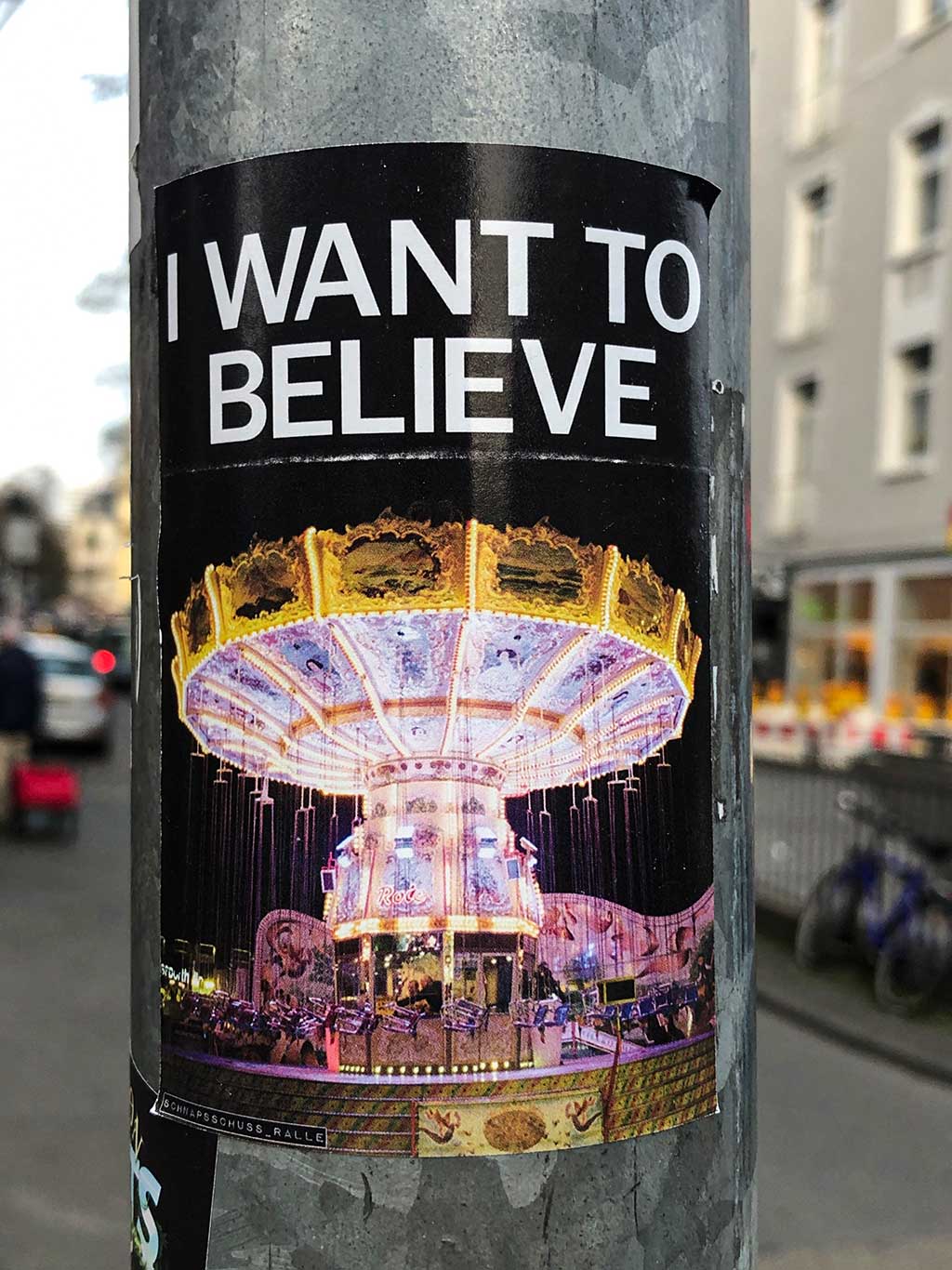 Frankfurt-Aufkleber | Sticker of Frankfurt: I want to believe (Karussell auf der Dippemess)