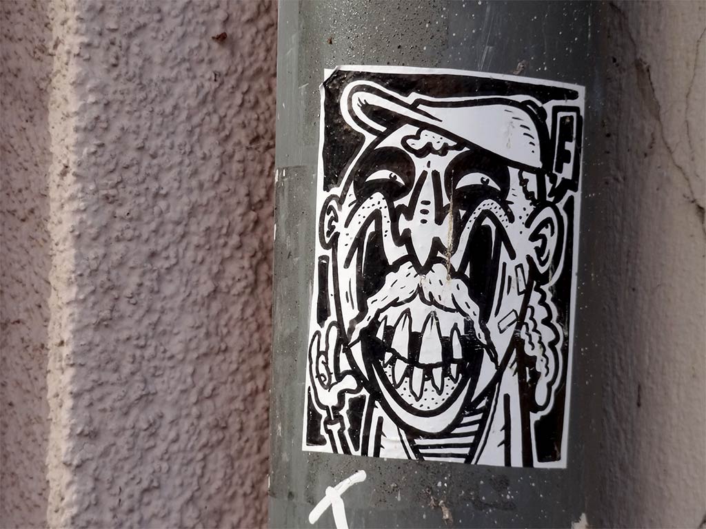 Sticker Art in Frankfurt: Dawgtor C