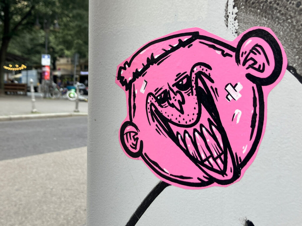 Streetart-Sticker von Dawgtor