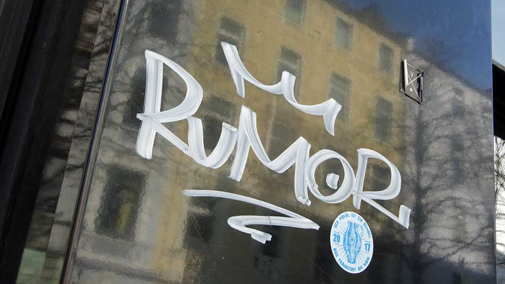 Streetart und Tags mit Krone