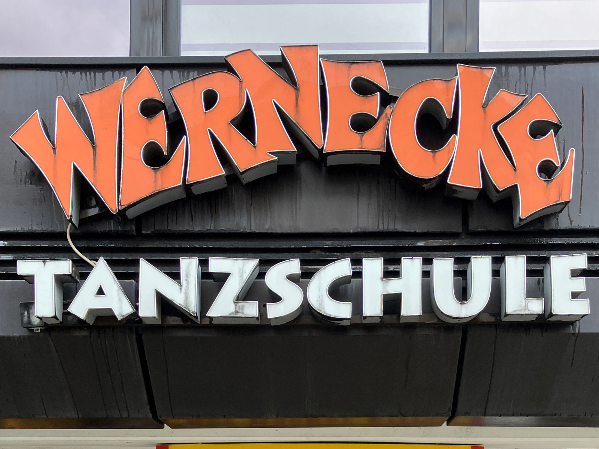 Typografie in Frankfurt - Wernecke Tanzschule