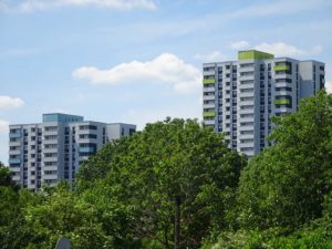 Wohnhochhäuser im Mainfeld in Frankfurt